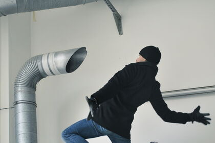 Speaking Tube needed? [Photo: kallejipp | photocase.com]